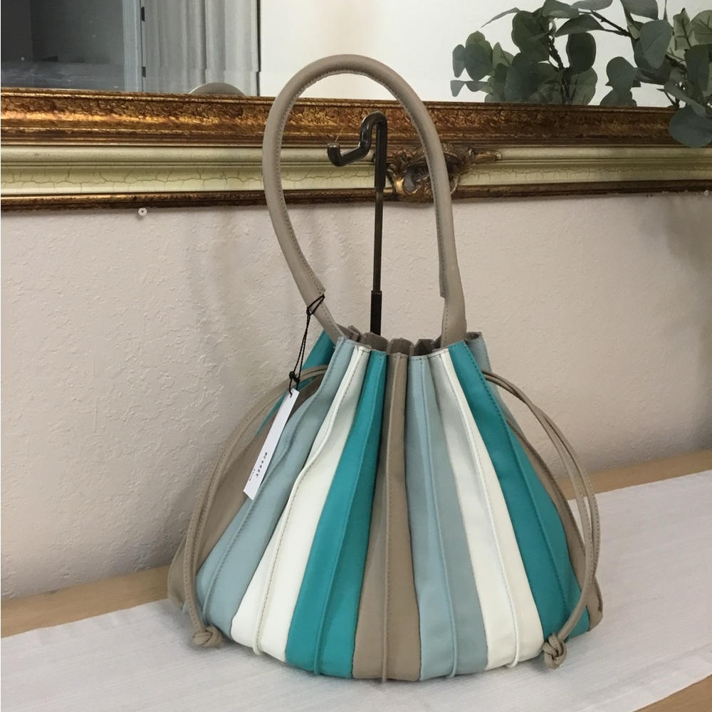 Uno Alla Volta new with tag bags - Picture 2 of 11